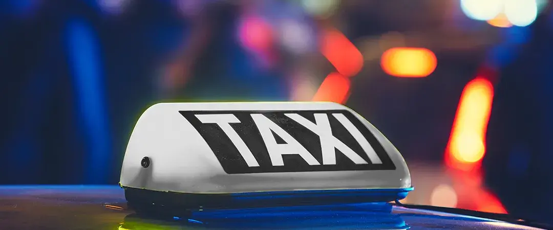 La CNMC cuestiona las obligaciones de taxis y VTC en Madrid